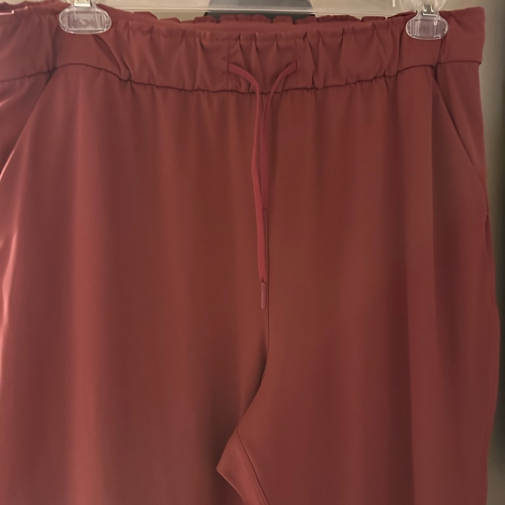 Lululemon Stretch High-Rise pant size 14